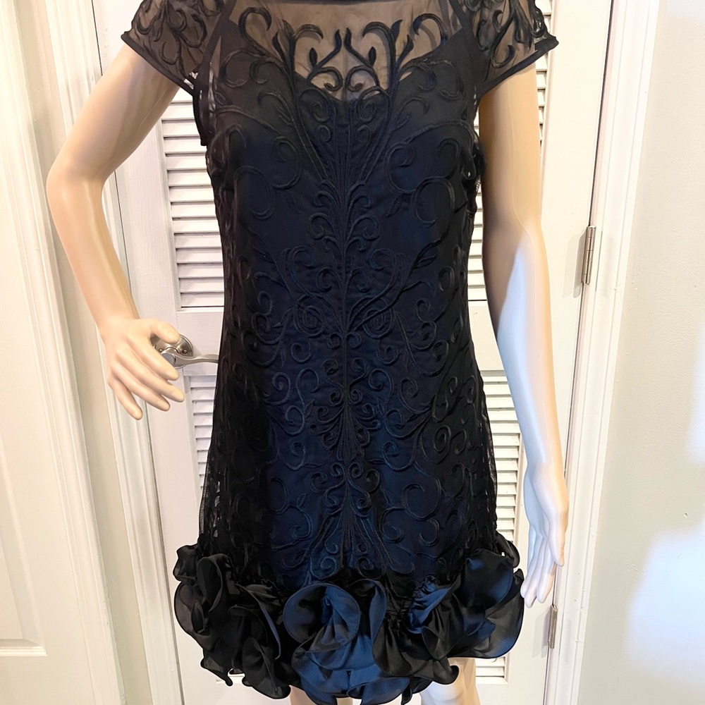 GUESS Floral-Lace Ruffled-Hem Sheath size 8 /brand new